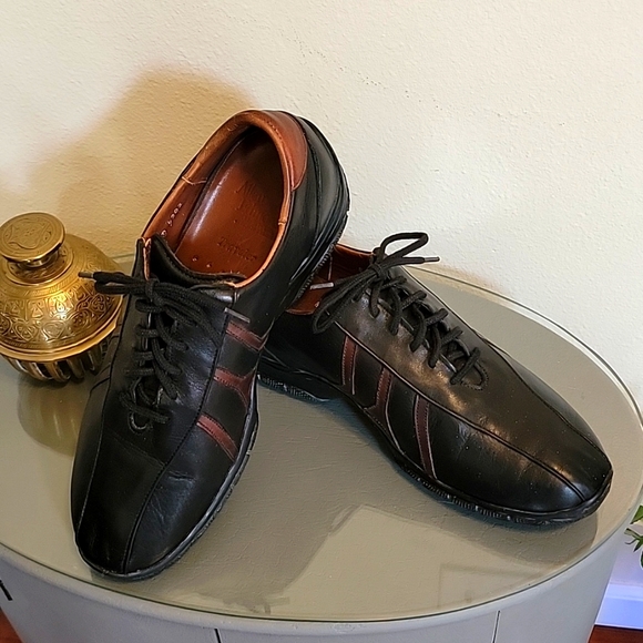 Allen Edmonds Other - Allen Edmonds Traveler two-tone leather lace-up Oxford sneaker.